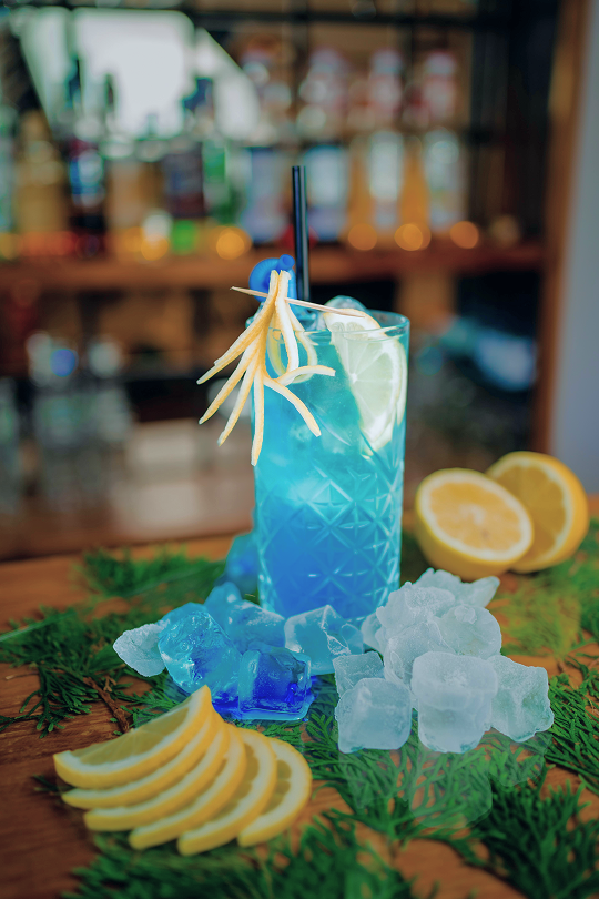 Coktail bleu Fontaine des 3 Grâces à Bordeaux